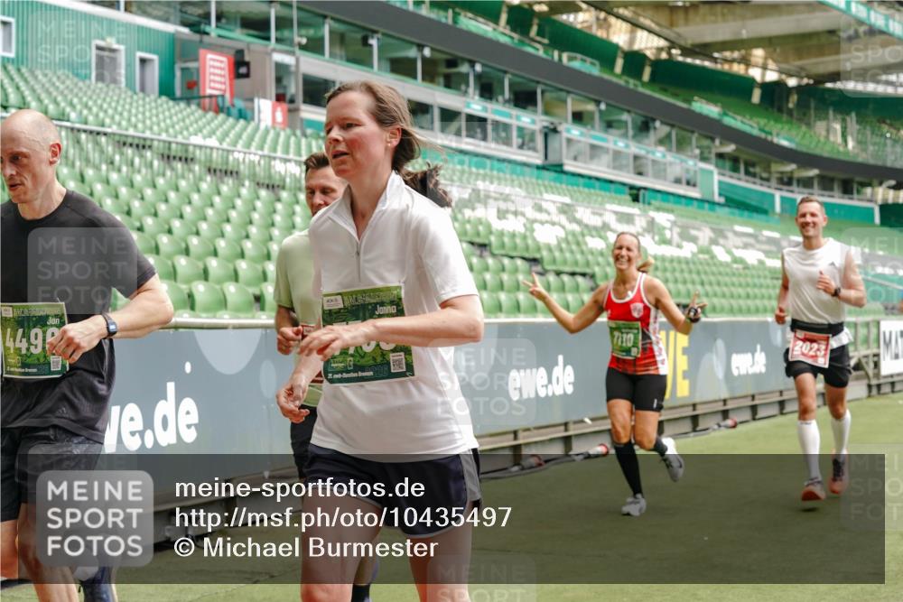 13.09.2026 - 21. swb-Marathon Bremen Michael Burmester http://msf.ph/oto/10435497 13.09.2026 13:05:27 Laufen im Stadion 109, 178, 217, 244, 323, 394, 430, 454, 534, 536, 565, 647, 784, 891, 900, 1073, 1239, 1243, 1274, 1307, 1308, 1373, 1380, 1456, 1533, 1581, 1627, 1653, 1656, 1687, 1780, 1914, 1932, 1941, 2023, 2076, 2089, 2126, 2241, 2244, 2265, 2301, 2310, 2355, 2369, 2393, 2430, 2452, 2464, 2602, 2723, 2742, 2764, 2867, 2872, 2891, 2910, 2919, 2957, 2959, 2985, 3028, 3030, 3115, 3217, 3278, 3320, 3343, 3419, 3425, 3444, 3485, 3521, 3796, 3909, 242 meine-sportfotos.de