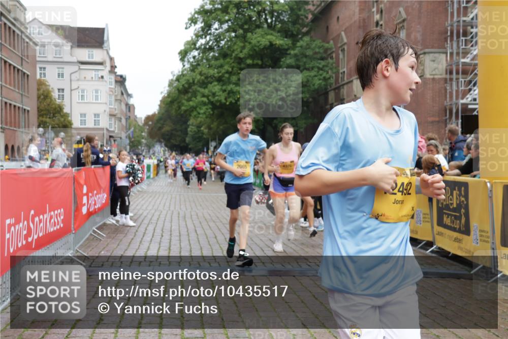 13.09.2026 - Kiel Lauf Yannick Fuchs http://msf.ph/oto/10435517 13.09.2026 09:49:33 Ziel 2065, 2327, 3785, 4363, 4376, 4711, 5404, 9944, 10145, 12492, 12632, 221, 784, 1559, 1561, 2115, 2592, 2626, 2731, 2867, 2919, 3094, 3550, 4173, 4333, 4364, 4961, 4962, 6065, 6278, 8617, 8681, 8844, 8869, 9001, 9058, 9219, 10145, 10150, 11190, 11294, 11322, 11411, 11989, 11990, 2066, 2110, 2366, 2976, 3571, 3687, 4067, 4125, 6359, 6658, 6706, 6707, 7606, 7641, 7884, 7937, 8128, 10105, 10159, 10229, 10565, 10990, 11973, 12045, 12047, 12560, 12749, 830, 3550, 4961, 6065 meine-sportfotos.de