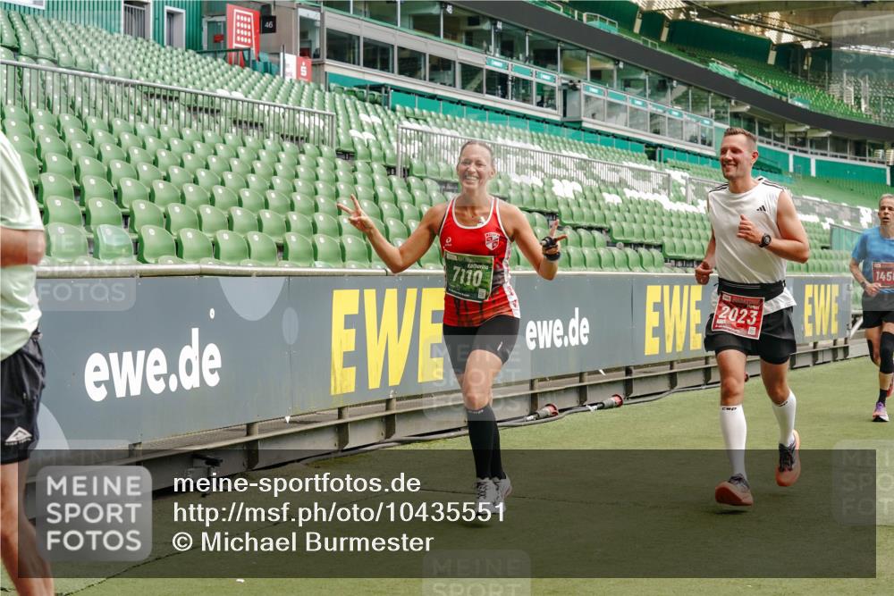 13.09.2026 - 21. swb-Marathon Bremen Michael Burmester http://msf.ph/oto/10435551 13.09.2026 13:05:27 Laufen im Stadion 109, 178, 217, 244, 323, 394, 430, 454, 534, 536, 565, 647, 784, 891, 900, 1073, 1239, 1243, 1274, 1307, 1308, 1373, 1380, 1456, 1533, 1581, 1627, 1653, 1656, 1687, 1780, 1914, 1932, 1941, 2023, 2076, 2089, 2126, 2241, 2244, 2265, 2301, 2310, 2355, 2369, 2393, 2430, 2452, 2464, 2602, 2723, 2742, 2764, 2867, 2872, 2891, 2910, 2919, 2957, 2959, 2985, 3028, 3030, 3115, 3217, 3278, 3320, 3343, 3419, 3425, 3444, 3485, 3521, 3796, 3909, 242 meine-sportfotos.de