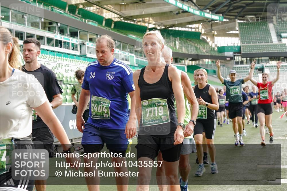 13.09.2026 - 21. swb-Marathon Bremen Michael Burmester http://msf.ph/oto/10435557 13.09.2026 13:34:13 Laufen im Stadion 155, 170, 193, 368, 428, 594, 679, 709, 765, 916, 1001, 1026, 1048, 1051, 1098, 1280, 1321, 1444, 1553, 1557, 1560, 1591, 1592, 1607, 1661, 1703, 1760, 1772, 1784, 1827, 1992, 1996, 2077, 2132, 2226, 2338, 2399, 2400, 2451, 2479, 2511, 2515, 2543, 2616, 2630, 2641, 2718, 2735, 2757, 2787, 2791, 2982, 3014, 3179, 3191, 3345, 3443, 3503, 3547, 3577, 3601, 3614, 3660, 3708, 3709, 3720, 3797, 3875, 3901, 3904, 3911, 3914, 3952, 4001, 4014, 4500, 4561, 5151 meine-sportfotos.de