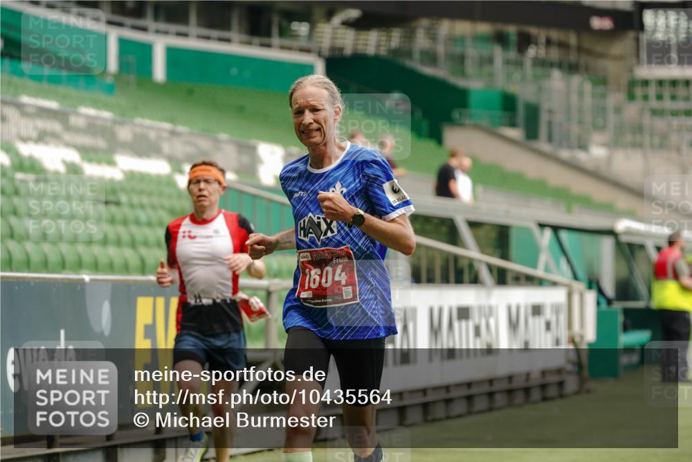 13.09.2026 - 21. swb-Marathon Bremen Michael Burmester http://msf.ph/oto/10435564 13.09.2026 12:37:59 Laufen im Stadion 277, 346, 466, 658, 895, 901, 1090, 1118, 1320, 1323, 1385, 1485, 1583, 1604, 1754, 1911, 2073, 2141, 2352, 2585, 2670, 3080, 3606, 3617, 5160, 6112, 7244, 7650, 8077, 8081, 8729, 9399, 9522, 9617, 250, 272, 299, 525, 919, 1089, 1212, 2072, 5428 meine-sportfotos.de