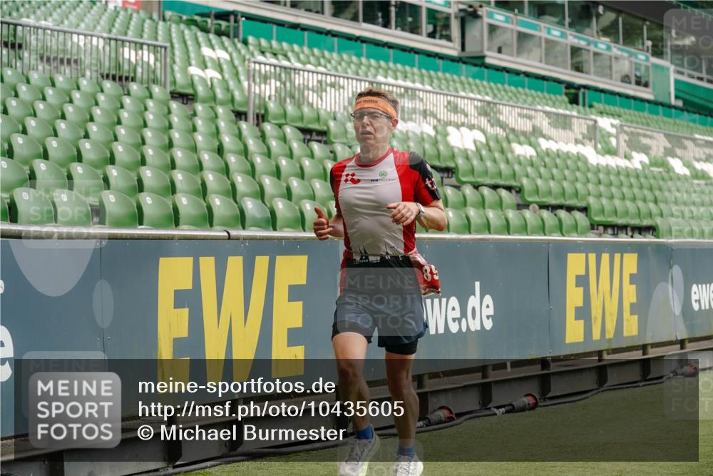 13.09.2026 - 21. swb-Marathon Bremen Michael Burmester http://msf.ph/oto/10435605 13.09.2026 12:38:02 Laufen im Stadion 277, 346, 466, 658, 895, 901, 1090, 1118, 1320, 1323, 1385, 1485, 1583, 1604, 1754, 1911, 2073, 2141, 2352, 2585, 2670, 3080, 3606, 3617, 5160, 6112, 7244, 7650, 8077, 8081, 8729, 9399, 9522, 9617, 250, 272, 299, 525, 919, 1089, 1212, 2072, 5428 meine-sportfotos.de
