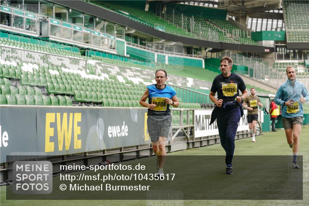 13.09.2026 - 21. swb-Marathon Bremen Michael Burmester http://msf.ph/oto/10435617 13.09.2026 10:25:53 Laufen im Stadion 10143, 10210, 10214, 10228, 10312, 10318, 10328, 10336, 10337, 10342, 10346, 10352, 10358, 10398, 10436, 10445, 10447, 10454, 10456, 10536, 10593, 10632, 10735, 10742, 10775, 10806, 10807, 10816, 10861, 10866, 10987, 10988, 11015, 11019, 11020, 11088, 11108, 11130, 11135, 11155, 11187, 11199, 11209, 11232, 11265, 11279, 11312, 11375, 11442, 11447, 11468, 11527, 11607, 11615, 11630, 11632, 11704, 11758, 11826, 11948, 12281, 12406, 12426, 12525, 13585 meine-sportfotos.de