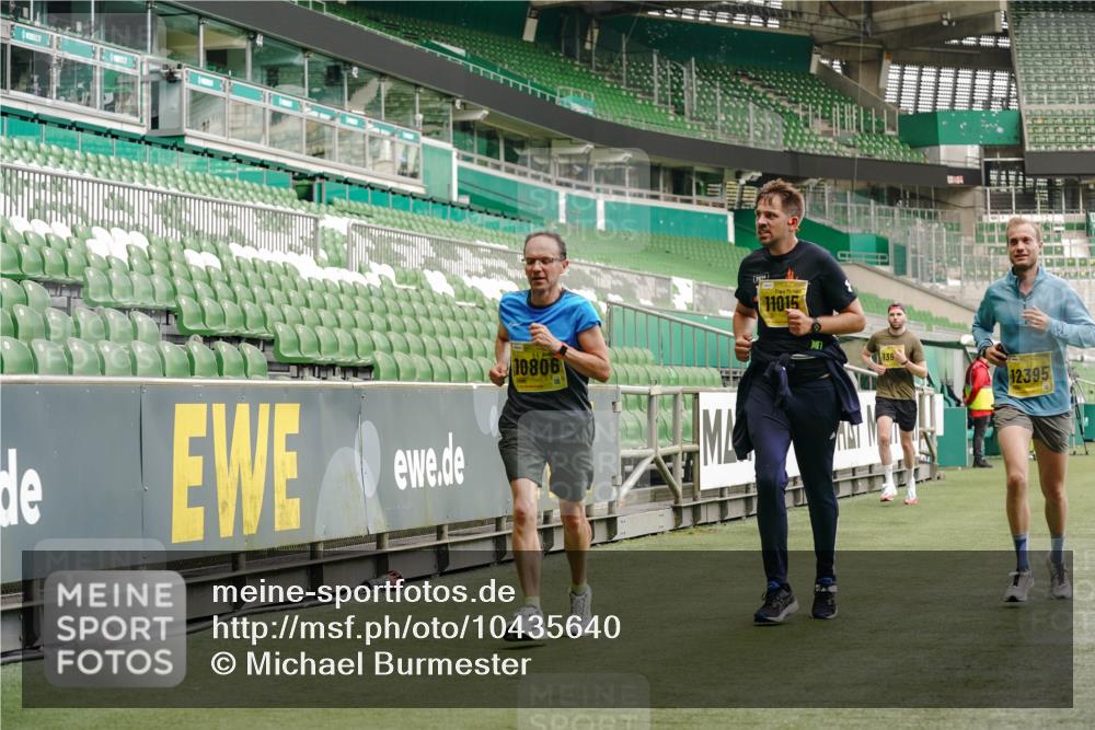 13.09.2026 - 21. swb-Marathon Bremen Michael Burmester http://msf.ph/oto/10435640 13.09.2026 10:25:53 Laufen im Stadion 10143, 10210, 10214, 10228, 10312, 10318, 10328, 10336, 10337, 10342, 10346, 10352, 10358, 10398, 10436, 10445, 10447, 10454, 10456, 10536, 10593, 10632, 10735, 10742, 10775, 10806, 10807, 10816, 10861, 10866, 10987, 10988, 11015, 11019, 11020, 11088, 11108, 11130, 11135, 11155, 11187, 11199, 11209, 11232, 11265, 11279, 11312, 11375, 11442, 11447, 11468, 11527, 11607, 11615, 11630, 11632, 11704, 11758, 11826, 11948, 12281, 12406, 12426, 12525, 13585 meine-sportfotos.de