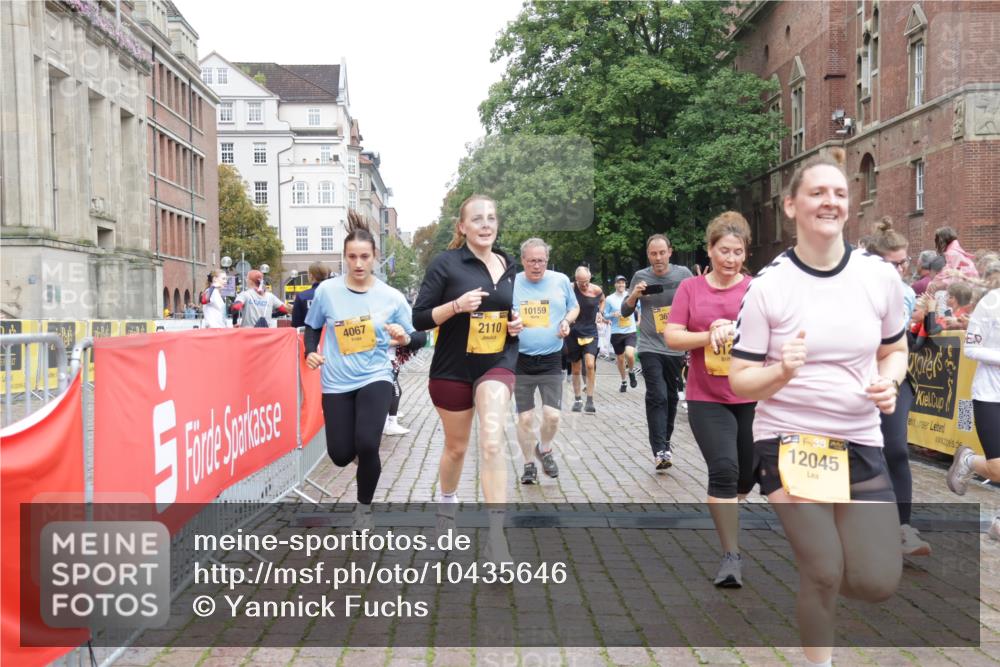 13.09.2026 - Kiel Lauf Yannick Fuchs http://msf.ph/oto/10435646 13.09.2026 09:49:45 Ziel 2066, 2110, 2366, 2976, 3571, 3687, 4067, 4125, 6359, 6658, 7606, 7641, 7884, 8128, 9944, 10105, 10159, 10229, 10565, 10990, 11973, 12045, 12560, 12749, 784, 2065, 2115, 2327, 2592, 2626, 2731, 2919, 3094, 3785, 4173, 4363, 4364, 4376, 4711, 4962, 5404, 8617, 8681, 8869, 10145, 11989, 11990, 12492, 12632, 639, 951, 1033, 1796, 3042, 3602, 3914, 4856, 5791, 6706, 6707, 7142, 7937, 8584, 8585, 8589, 8790, 8890, 9122, 9780, 10178, 12047, 12462, 6278 meine-sportfotos.de
