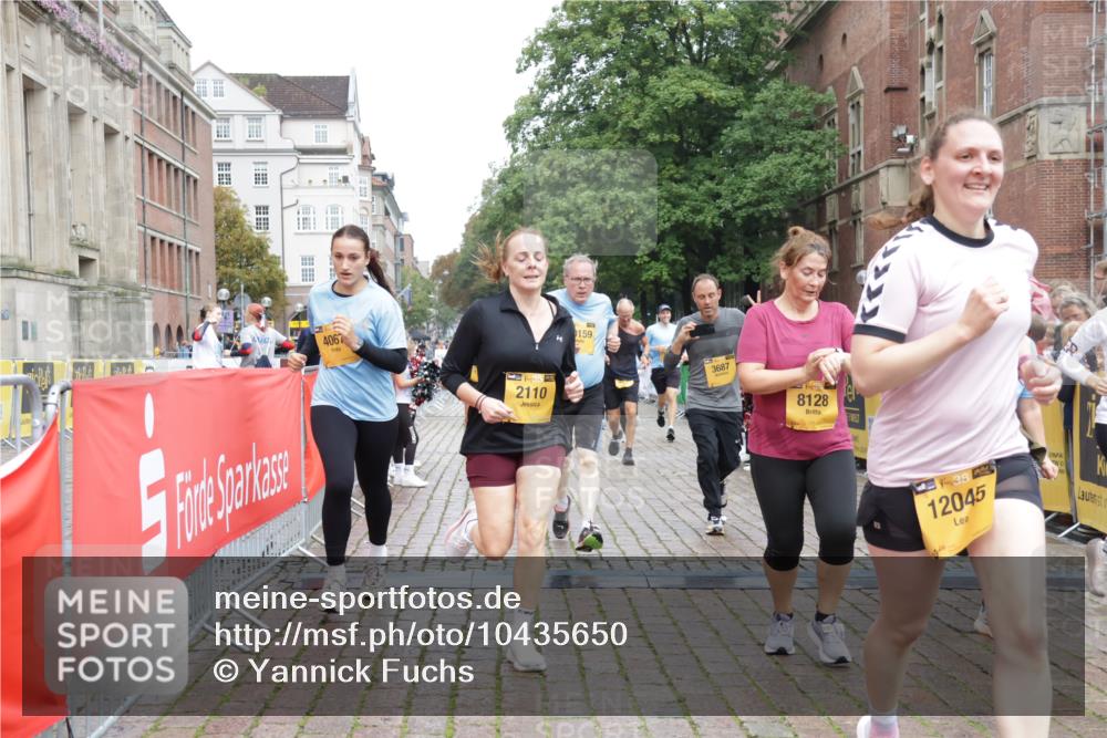 13.09.2026 - Kiel Lauf Yannick Fuchs http://msf.ph/oto/10435650 13.09.2026 09:49:45 Ziel 2066, 2110, 2366, 2976, 3571, 3687, 4067, 4125, 6359, 6658, 7606, 7641, 7884, 8128, 9944, 10105, 10159, 10229, 10565, 10990, 11973, 12045, 12560, 12749, 784, 2065, 2115, 2327, 2592, 2626, 2731, 2919, 3094, 3785, 4173, 4363, 4364, 4376, 4711, 4962, 5404, 8617, 8681, 8869, 10145, 11989, 11990, 12492, 12632, 639, 951, 1033, 1796, 3042, 3602, 3914, 4856, 5791, 6706, 6707, 7142, 7937, 8584, 8585, 8589, 8790, 8890, 9122, 9780, 10178, 12047, 12462, 6278 meine-sportfotos.de