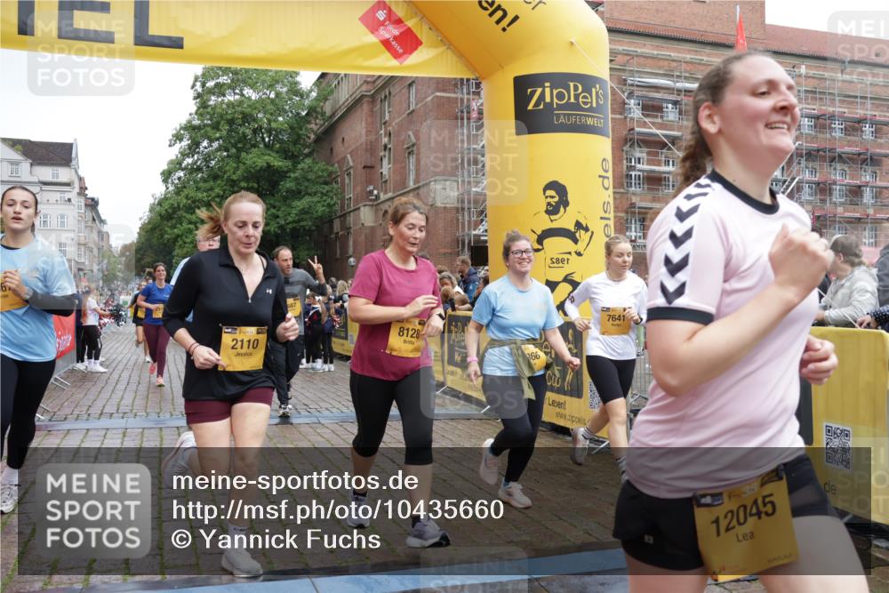 13.09.2026 - Kiel Lauf Yannick Fuchs http://msf.ph/oto/10435660 13.09.2026 09:49:46 Ziel 2066, 2110, 2366, 2976, 3571, 3687, 4067, 4125, 6359, 6658, 7606, 7641, 7884, 8128, 9944, 10105, 10159, 10229, 10565, 10990, 11973, 12045, 12560, 12749, 784, 2065, 2115, 2327, 2626, 2731, 2919, 3094, 3785, 4173, 4363, 4364, 4376, 4711, 4962, 5404, 8617, 8681, 8869, 10145, 11989, 11990, 12492, 12632, 639, 951, 1033, 1796, 3042, 3602, 3914, 4856, 5791, 6706, 6707, 7142, 7937, 8584, 8585, 8589, 8790, 8890, 9122, 9780, 10074, 10178, 12047, 12462 meine-sportfotos.de