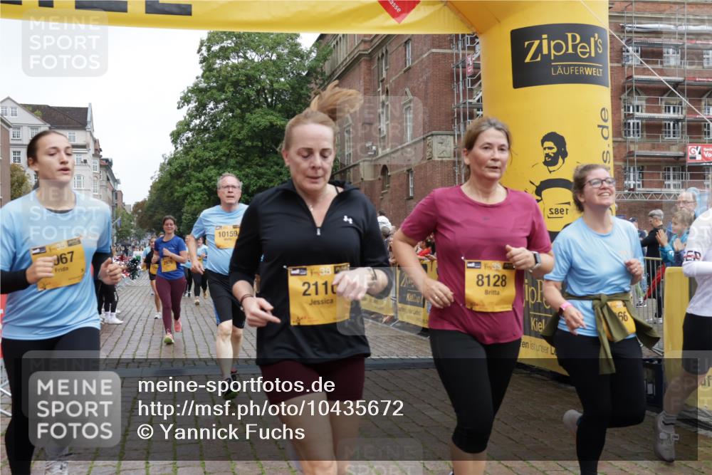 13.09.2026 - Kiel Lauf Yannick Fuchs http://msf.ph/oto/10435672 13.09.2026 09:49:46 Ziel 2066, 2110, 2366, 2976, 3571, 3687, 4067, 4125, 6359, 6658, 7606, 7641, 7884, 8128, 9944, 10105, 10159, 10229, 10565, 10990, 11973, 12045, 12560, 12749, 784, 2065, 2115, 2327, 2626, 2731, 2919, 3094, 3785, 4173, 4363, 4364, 4376, 4711, 4962, 5404, 8617, 8681, 8869, 10145, 11989, 11990, 12492, 12632, 639, 951, 1033, 1796, 3042, 3602, 3914, 4856, 5791, 6706, 6707, 7142, 7937, 8584, 8585, 8589, 8790, 8890, 9122, 9780, 10074, 10178, 12047, 12462 meine-sportfotos.de