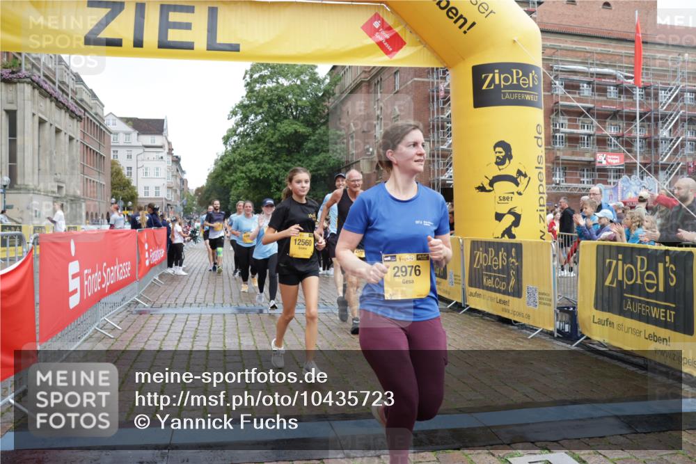 13.09.2026 - Kiel Lauf Yannick Fuchs http://msf.ph/oto/10435723 13.09.2026 09:49:49 Ziel 2066, 2110, 2366, 2976, 3571, 3687, 4067, 4125, 6359, 6658, 6706, 6707, 7606, 7641, 7884, 7937, 8128, 10105, 10159, 10229, 10565, 10990, 11973, 12045, 12047, 12560, 12749, 784, 2065, 2115, 2327, 2626, 2731, 2919, 3785, 4173, 4363, 4364, 4376, 4711, 4962, 5404, 8617, 8869, 9944, 10145, 11973, 11989, 11990, 12492, 12632, 639, 951, 1033, 1796, 3042, 3602, 3914, 4856, 5619, 5791, 7142, 8584, 8585, 8589, 8790, 8890, 9122, 9780, 10074, 10108, 10178, 10487, 10491, 12462 meine-sportfotos.de