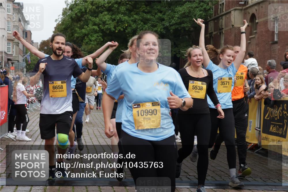 13.09.2026 - Kiel Lauf Yannick Fuchs http://msf.ph/oto/10435763 13.09.2026 09:49:52 Ziel 2066, 2110, 2366, 2976, 3571, 3687, 4067, 4125, 5791, 6359, 6658, 6706, 6707, 7606, 7641, 7884, 7937, 8128, 10105, 10159, 10178, 10229, 10565, 10990, 12047, 12462, 12560, 12749, 784, 2065, 2110, 2327, 2366, 2919, 3785, 4067, 4173, 4363, 4364, 4376, 4711, 4962, 5404, 7641, 8128, 8869, 9944, 10145, 11973, 12045, 12492, 12632, 639, 951, 1033, 1796, 3042, 3602, 3914, 4856, 5619, 7142, 7864, 8584, 8585, 8589, 8790, 8890, 9122, 9683, 9780, 10074, 10108, 10487, 10491, 10548 meine-sportfotos.de