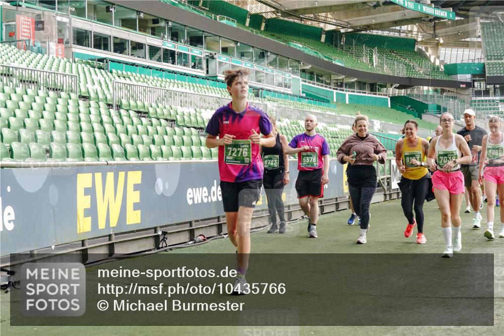 13.09.2026 - 21. swb-Marathon Bremen Michael Burmester http://msf.ph/oto/10435766 13.09.2026 13:34:24 Laufen im Stadion 155, 170, 193, 368, 428, 496, 594, 679, 709, 765, 916, 1001, 1026, 1048, 1051, 1098, 1280, 1321, 1396, 1444, 1553, 1557, 1560, 1607, 1661, 1703, 1760, 1772, 1784, 1827, 1965, 1992, 1996, 2077, 2132, 2226, 2335, 2338, 2399, 2400, 2451, 2479, 2511, 2515, 2543, 2641, 2718, 2735, 2757, 2787, 2791, 2982, 3179, 3191, 3345, 3443, 3503, 3547, 3577, 3601, 3614, 3660, 3708, 3709, 3720, 3797, 3875, 3904, 3911, 3914, 3952, 4001, 4014, 4500, 4546, 4561, 5151 meine-sportfotos.de