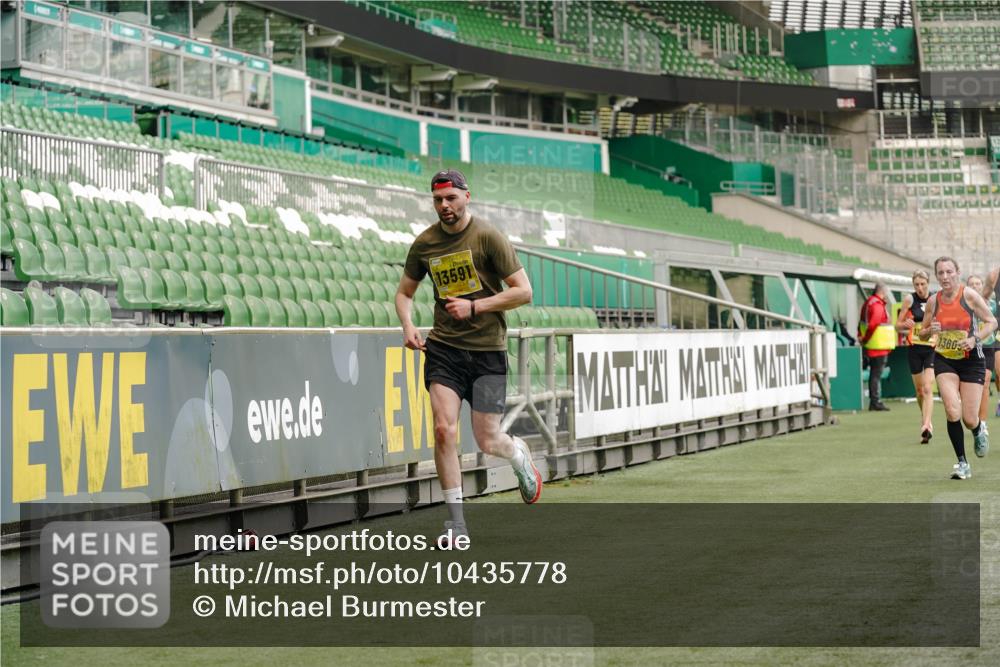13.09.2026 - 21. swb-Marathon Bremen Michael Burmester http://msf.ph/oto/10435778 13.09.2026 10:25:57 Laufen im Stadion 10143, 10210, 10214, 10228, 10312, 10318, 10328, 10336, 10337, 10342, 10346, 10352, 10358, 10398, 10436, 10445, 10447, 10454, 10456, 10536, 10541, 10593, 10632, 10735, 10742, 10775, 10806, 10807, 10816, 10861, 10866, 10987, 10988, 11015, 11019, 11020, 11088, 11108, 11130, 11135, 11155, 11187, 11199, 11209, 11232, 11265, 11279, 11312, 11375, 11442, 11447, 11468, 11527, 11607, 11615, 11630, 11632, 11704, 11758, 11826, 11948, 12281, 12406, 12426 meine-sportfotos.de