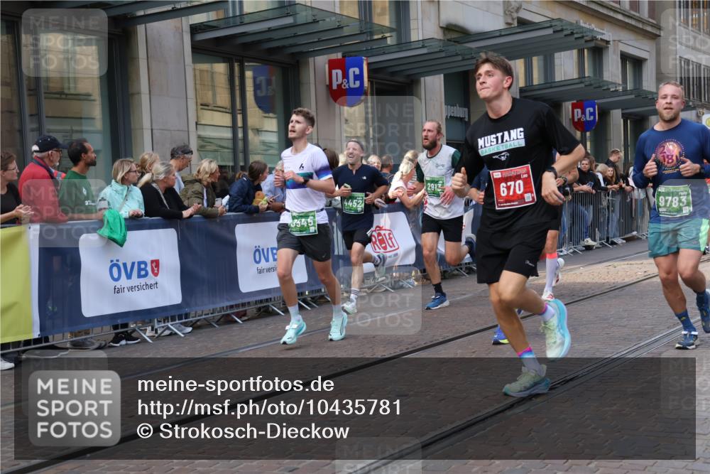 13.09.2026 - 21. swb-Marathon Bremen Strokosch-Dieckow http://msf.ph/oto/10435781 13.09.2026 13:14:08 Ziel 107, 199, 376, 469, 1043, 1125, 1492, 1542, 1814, 1998, 2043, 2084, 2203, 2913, 2922, 3085, 3545, 3821, 3834, 4452, 4685, 4728, 5239, 5794, 5836, 5986, 6130, 6506, 7117, 7591, 7659, 7826, 8366, 8456, 8919, 9242, 9783, 9868, 235, 524, 670, 683, 1433, 1613, 1704, 1707, 1937, 1998, 2422, 2701, 2824, 3236, 5443, 5593, 5610, 6145, 6451, 7029, 7210, 7283, 7435, 7963, 8118, 8886, 9426, 9635, 10105 meine-sportfotos.de
