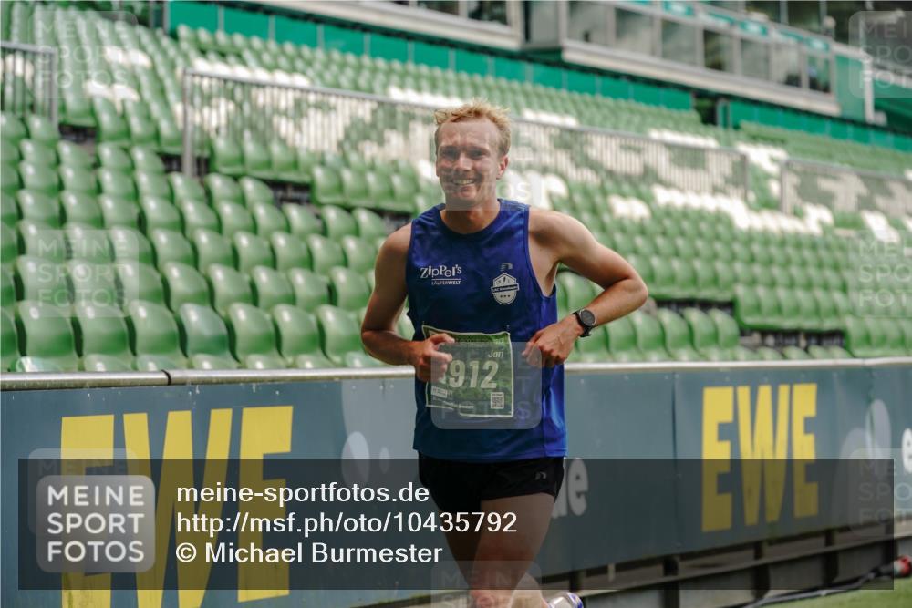 13.09.2026 - 21. swb-Marathon Bremen Michael Burmester http://msf.ph/oto/10435792 13.09.2026 12:38:19 Laufen im Stadion 277, 346, 466, 658, 895, 901, 1090, 1118, 1248, 1320, 1323, 1385, 1472, 1576, 1583, 1587, 1604, 1717, 1751, 1754, 1911, 2073, 2141, 2352, 2585, 2670, 3080, 3606, 3617, 5160, 5163, 5912, 6112, 7244, 7650, 8077, 8081, 8729, 9399, 9522, 9617, 250, 272, 299, 525, 919, 1089, 1212, 1550, 1875, 2072, 4232 meine-sportfotos.de