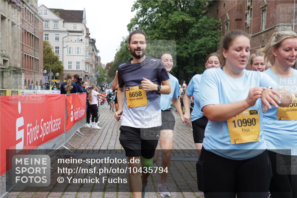 13.09.2026 - Kiel Lauf Yannick Fuchs http://msf.ph/oto/10435794 13.09.2026 09:49:53 Ziel 2066, 2976, 3571, 3687, 3914, 4125, 5791, 6359, 6658, 6706, 6707, 7606, 7884, 7937, 10105, 10159, 10178, 10229, 10565, 10990, 12047, 12462, 12560, 12749, 784, 2065, 2110, 2327, 2366, 2919, 3687, 3785, 4067, 4363, 4364, 4376, 4711, 4962, 5404, 7641, 8128, 8869, 9944, 10145, 10159, 11973, 12045, 12492, 12632, 639, 951, 1033, 1796, 3042, 3602, 4856, 5619, 7142, 7864, 8042, 8584, 8585, 8589, 8790, 8890, 9122, 9683, 9780, 10074, 10108, 10487, 10491, 10548, 2919 meine-sportfotos.de