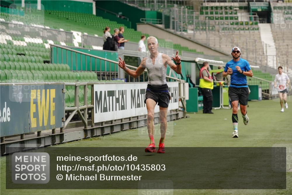 13.09.2026 - 21. swb-Marathon Bremen Michael Burmester http://msf.ph/oto/10435803 13.09.2026 12:38:26 Laufen im Stadion 277, 346, 466, 658, 895, 901, 1090, 1118, 1248, 1320, 1323, 1385, 1472, 1576, 1587, 1604, 1717, 1751, 1754, 1758, 1795, 1911, 2141, 2352, 2585, 2670, 3080, 3606, 5160, 5163, 5912, 6112, 7650, 8077, 8081, 8467, 8729, 9399, 9522, 9617, 250, 272, 299, 919, 1089, 1550, 1875, 4232, 7692 meine-sportfotos.de