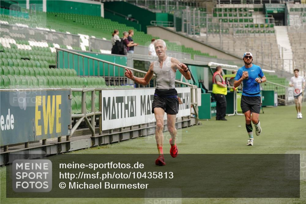 13.09.2026 - 21. swb-Marathon Bremen Michael Burmester http://msf.ph/oto/10435813 13.09.2026 12:38:26 Laufen im Stadion 277, 346, 466, 658, 895, 901, 1090, 1118, 1248, 1320, 1323, 1385, 1472, 1576, 1587, 1604, 1717, 1751, 1754, 1758, 1795, 1911, 2141, 2352, 2585, 2670, 3080, 3606, 5160, 5163, 5912, 6112, 7650, 8077, 8081, 8467, 8729, 9399, 9522, 9617, 250, 272, 299, 919, 1089, 1550, 1875, 4232, 7692 meine-sportfotos.de