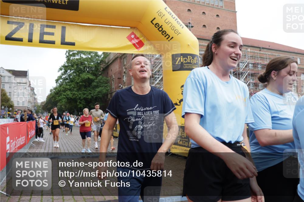 13.09.2026 - Kiel Lauf Yannick Fuchs http://msf.ph/oto/10435814 13.09.2026 09:49:55 Ziel 1033, 2066, 3571, 3914, 4125, 5791, 6359, 6658, 6706, 6707, 7606, 7884, 7937, 9122, 10105, 10178, 10229, 10565, 10990, 12047, 12462, 12560, 12749, 2065, 2110, 2327, 2366, 2919, 2976, 3687, 3785, 4067, 4363, 4376, 4711, 5404, 7641, 8128, 8869, 9944, 10145, 10159, 11973, 12045, 12492, 12632, 639, 951, 1366, 1796, 3042, 3602, 4856, 5535, 5619, 7142, 7864, 8042, 8584, 8585, 8589, 8790, 8890, 9683, 9780, 9793, 10074, 10108, 10487, 10491, 10548, 2919 meine-sportfotos.de