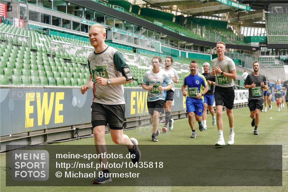 13.09.2026 - 21. swb-Marathon Bremen Michael Burmester http://msf.ph/oto/10435818 13.09.2026 13:05:34 Laufen im Stadion 109, 178, 217, 244, 287, 323, 394, 430, 454, 534, 536, 565, 578, 613, 647, 784, 891, 900, 1073, 1239, 1243, 1274, 1307, 1308, 1373, 1380, 1456, 1533, 1574, 1581, 1627, 1656, 1687, 1780, 1909, 1914, 1932, 1941, 2023, 2076, 2089, 2126, 2241, 2244, 2265, 2301, 2310, 2355, 2369, 2393, 2430, 2452, 2464, 2602, 2723, 2742, 2764, 2867, 2872, 2910, 2919, 2957, 2959, 2985, 3028, 3030, 3115, 3217, 3278, 3320, 3343, 3419, 3425, 3444, 3485, 3521, 3796, 3909 meine-sportfotos.de