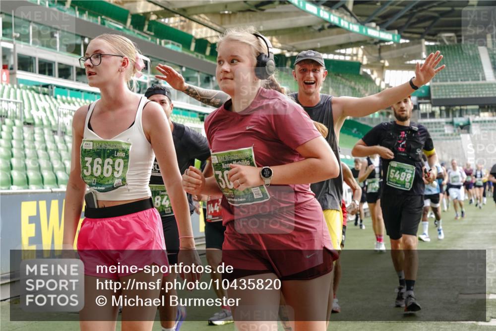13.09.2026 - 21. swb-Marathon Bremen Michael Burmester http://msf.ph/oto/10435820 13.09.2026 13:34:32 Laufen im Stadion 155, 170, 193, 368, 428, 462, 496, 594, 679, 709, 765, 916, 1001, 1026, 1048, 1051, 1098, 1280, 1321, 1396, 1444, 1553, 1557, 1560, 1607, 1661, 1703, 1760, 1772, 1784, 1827, 1965, 1992, 1996, 2077, 2132, 2226, 2335, 2338, 2399, 2400, 2451, 2479, 2511, 2515, 2543, 2641, 2718, 2735, 2757, 2787, 2791, 2894, 2982, 3179, 3191, 3345, 3406, 3443, 3503, 3547, 3577, 3614, 3660, 3708, 3709, 3720, 3797, 3875, 3904, 3911, 3914, 3952, 4001, 4014, 4500, 4546, 4561, 5151, 5229 meine-sportfotos.de