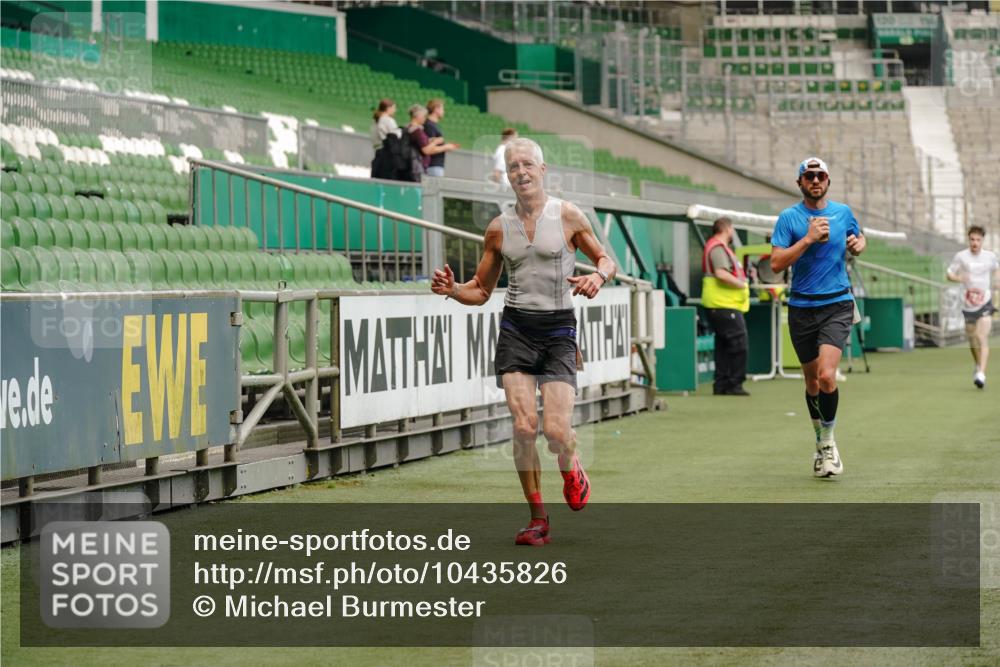 13.09.2026 - 21. swb-Marathon Bremen Michael Burmester http://msf.ph/oto/10435826 13.09.2026 12:38:26 Laufen im Stadion 277, 346, 466, 658, 895, 901, 1090, 1118, 1248, 1320, 1323, 1385, 1472, 1576, 1587, 1604, 1717, 1751, 1754, 1758, 1795, 1911, 2141, 2352, 2585, 2670, 3080, 3606, 5160, 5163, 5912, 6112, 7650, 8077, 8081, 8467, 8729, 9399, 9522, 9617, 250, 272, 299, 919, 1089, 1550, 1875, 4232, 7692 meine-sportfotos.de