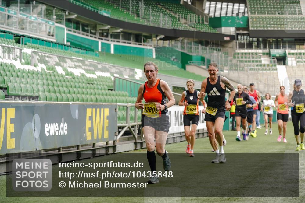 13.09.2026 - 21. swb-Marathon Bremen Michael Burmester http://msf.ph/oto/10435848 13.09.2026 10:26:01 Laufen im Stadion 10143, 10210, 10214, 10228, 10312, 10318, 10328, 10336, 10337, 10342, 10346, 10352, 10358, 10398, 10436, 10445, 10447, 10454, 10456, 10464, 10536, 10541, 10583, 10593, 10632, 10735, 10742, 10775, 10806, 10807, 10816, 10861, 10866, 10987, 10988, 11015, 11019, 11020, 11088, 11108, 11130, 11135, 11155, 11187, 11199, 11209, 11232, 11265, 11279, 11312, 11375, 11442, 11447, 11468, 11527, 11607, 11615, 11630, 11632, 11704, 11758, 11948, 12281, 12406, 12426 meine-sportfotos.de