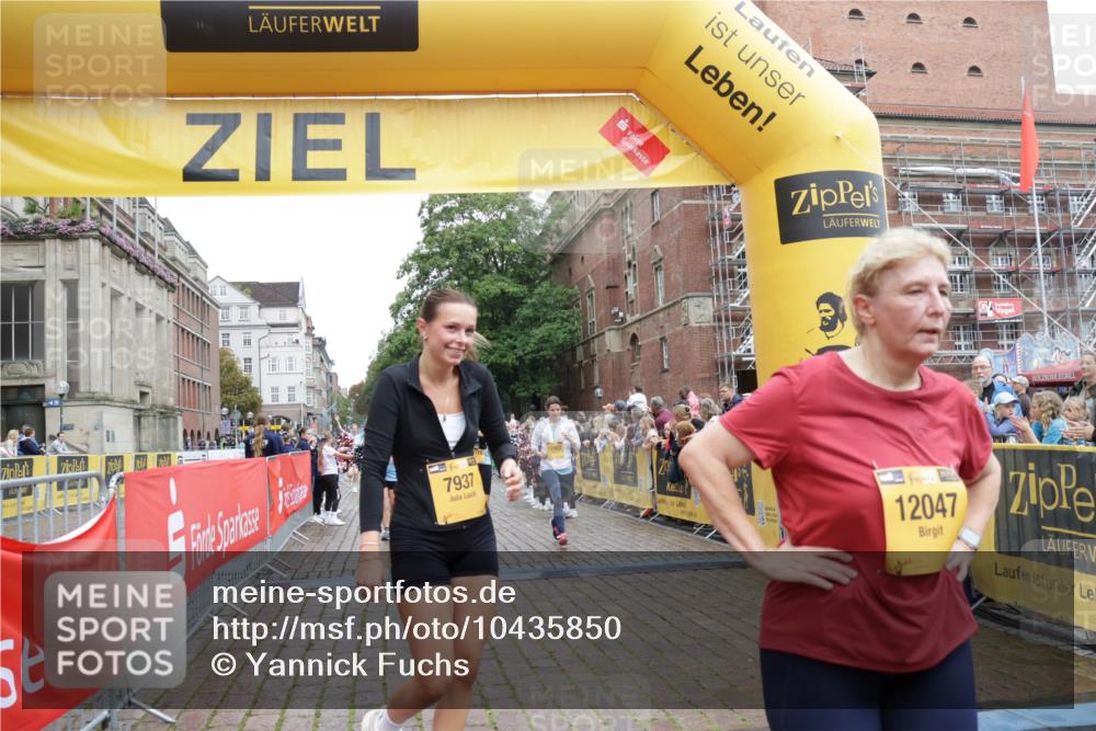 13.09.2026 - Kiel Lauf Yannick Fuchs http://msf.ph/oto/10435850 13.09.2026 09:49:59 Ziel 639, 951, 1033, 1796, 3571, 3914, 4856, 5791, 6359, 6658, 6706, 6707, 7606, 7884, 7937, 8584, 8585, 8589, 8790, 8890, 9122, 9780, 10105, 10178, 12047, 12462, 12749, 2065, 2066, 2110, 2327, 2366, 2976, 3571, 3687, 3785, 4067, 4125, 4363, 4376, 4711, 5404, 6658, 7606, 7641, 7884, 8128, 9944, 10159, 10229, 10565, 10990, 11973, 12045, 12492, 12560, 12632, 12749, 1366, 3042, 3602, 5535, 5619, 7142, 7864, 8023, 8042, 9683, 9793, 10074, 10108, 10487, 10491, 10548, 2327, 2919 meine-sportfotos.de