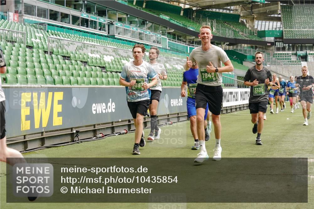 13.09.2026 - 21. swb-Marathon Bremen Michael Burmester http://msf.ph/oto/10435854 13.09.2026 13:05:35 Laufen im Stadion 109, 178, 217, 244, 287, 323, 394, 430, 454, 534, 536, 565, 578, 613, 647, 784, 891, 900, 1073, 1239, 1243, 1274, 1307, 1308, 1365, 1373, 1380, 1456, 1533, 1574, 1581, 1627, 1656, 1687, 1780, 1909, 1914, 1932, 1941, 2023, 2076, 2089, 2126, 2241, 2244, 2265, 2301, 2310, 2355, 2369, 2393, 2430, 2452, 2464, 2602, 2723, 2742, 2764, 2867, 2872, 2910, 2919, 2957, 2959, 2985, 3028, 3030, 3115, 3217, 3278, 3320, 3343, 3419, 3425, 3444, 3485, 3521, 3796, 3909 meine-sportfotos.de