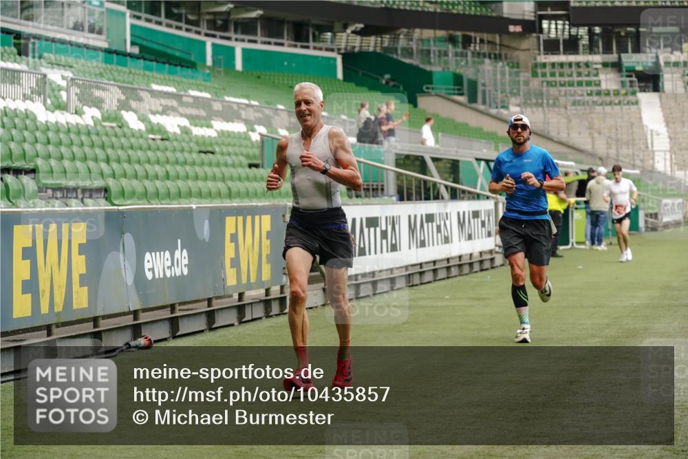 13.09.2026 - 21. swb-Marathon Bremen Michael Burmester http://msf.ph/oto/10435857 13.09.2026 12:38:28 Laufen im Stadion 277, 346, 466, 658, 895, 901, 1090, 1118, 1248, 1320, 1323, 1385, 1472, 1576, 1587, 1604, 1717, 1751, 1754, 1758, 1795, 1911, 2141, 2352, 2585, 2670, 3080, 3606, 5160, 5163, 5912, 6112, 7650, 8077, 8081, 8467, 8729, 9399, 9522, 9617, 250, 272, 299, 919, 1089, 1550, 1875, 4232, 7692 meine-sportfotos.de