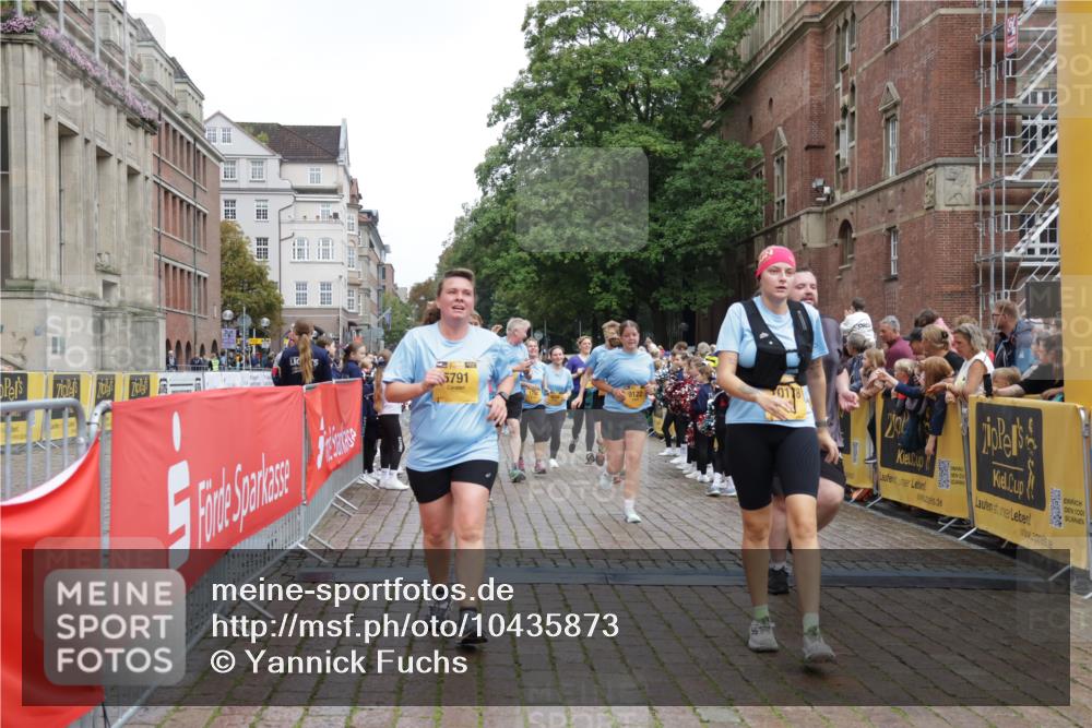 13.09.2026 - Kiel Lauf Yannick Fuchs http://msf.ph/oto/10435873 13.09.2026 09:50:01 Ziel 639, 951, 1033, 1796, 3042, 3602, 3914, 4856, 5791, 6706, 6707, 7142, 7937, 8584, 8585, 8589, 8790, 8890, 9122, 9780, 10074, 10178, 11565, 11814, 12047, 12462, 2065, 2066, 2110, 2366, 2976, 3571, 3687, 4067, 4125, 4363, 4376, 6359, 6658, 7606, 7641, 7884, 8128, 9944, 10105, 10159, 10229, 10565, 10990, 11973, 12045, 12492, 12560, 12749, 1366, 5184, 5254, 5535, 5619, 7864, 8023, 8042, 9683, 9793, 10108, 10487, 10491, 10548, 2327, 2919 meine-sportfotos.de