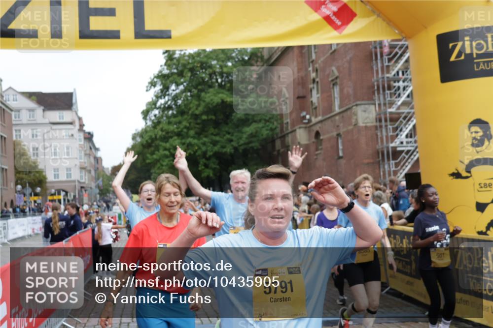 13.09.2026 - Kiel Lauf Yannick Fuchs http://msf.ph/oto/10435905 13.09.2026 09:50:04 Ziel 639, 951, 1033, 1796, 3042, 3602, 3914, 4856, 5619, 5791, 7142, 8584, 8585, 8589, 8790, 8890, 9122, 9780, 10074, 10108, 10178, 10487, 10491, 10653, 11565, 11814, 12462, 2065, 2066, 2110, 2366, 2976, 3571, 3687, 4067, 4125, 4363, 4376, 6359, 6658, 6706, 6707, 7606, 7641, 7884, 7937, 8128, 9944, 10105, 10159, 10229, 10565, 10990, 11973, 12045, 12047, 12560, 12749, 1366, 5184, 5254, 5535, 5596, 7864, 8023, 8042, 9683, 9793, 10548, 2327 meine-sportfotos.de