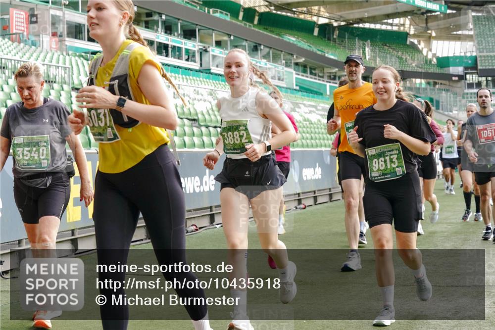 13.09.2026 - 21. swb-Marathon Bremen Michael Burmester http://msf.ph/oto/10435918 13.09.2026 13:34:50 Laufen im Stadion 170, 193, 368, 428, 462, 496, 594, 679, 709, 765, 916, 1026, 1048, 1098, 1280, 1321, 1396, 1444, 1553, 1557, 1560, 1607, 1661, 1703, 1760, 1772, 1784, 1827, 1965, 1974, 1977, 1992, 1996, 2335, 2338, 2399, 2400, 2451, 2479, 2511, 2515, 2543, 2641, 2650, 2718, 2735, 2757, 2787, 2789, 2791, 2894, 2982, 3090, 3179, 3191, 3345, 3406, 3443, 3503, 3547, 3577, 3660, 3708, 3709, 3720, 3875, 3904, 3911, 3914, 3952, 4001, 4014, 4200, 4290, 4500, 4546, 4561, 4880, 4967, 5000, 5151, 5229 meine-sportfotos.de