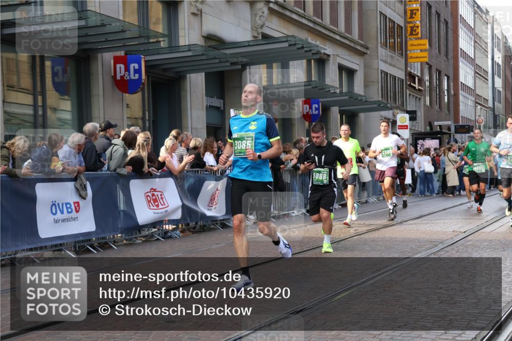 13.09.2026 - 21. swb-Marathon Bremen Strokosch-Dieckow http://msf.ph/oto/10435920 13.09.2026 13:14:13 Ziel 199, 376, 469, 1043, 1125, 1492, 1814, 2203, 2251, 2913, 2971, 2997, 3012, 3085, 3545, 3821, 3834, 4452, 4586, 4685, 5239, 5794, 5836, 5986, 6130, 6506, 7117, 7659, 7782, 7826, 8366, 8456, 9242, 9783, 9868, 10016, 107, 235, 670, 1433, 1542, 1613, 1998, 2043, 2084, 2701, 2824, 2922, 3236, 4728, 5593, 5610, 6145, 7029, 7283, 7435, 7591, 7963, 8118, 8886, 8919, 9426, 9635, 10105 meine-sportfotos.de