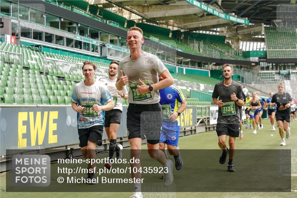 13.09.2026 - 21. swb-Marathon Bremen Michael Burmester http://msf.ph/oto/10435923 13.09.2026 13:05:35 Laufen im Stadion 109, 178, 217, 244, 287, 323, 394, 430, 454, 534, 536, 565, 578, 613, 647, 784, 891, 900, 1073, 1239, 1243, 1274, 1307, 1308, 1365, 1373, 1380, 1456, 1533, 1574, 1581, 1627, 1656, 1687, 1780, 1909, 1914, 1932, 1941, 2023, 2076, 2089, 2126, 2241, 2244, 2265, 2301, 2310, 2355, 2369, 2393, 2430, 2452, 2464, 2602, 2723, 2742, 2764, 2867, 2872, 2910, 2919, 2957, 2959, 2985, 3028, 3030, 3115, 3217, 3278, 3320, 3343, 3419, 3425, 3444, 3485, 3521, 3796, 3909 meine-sportfotos.de