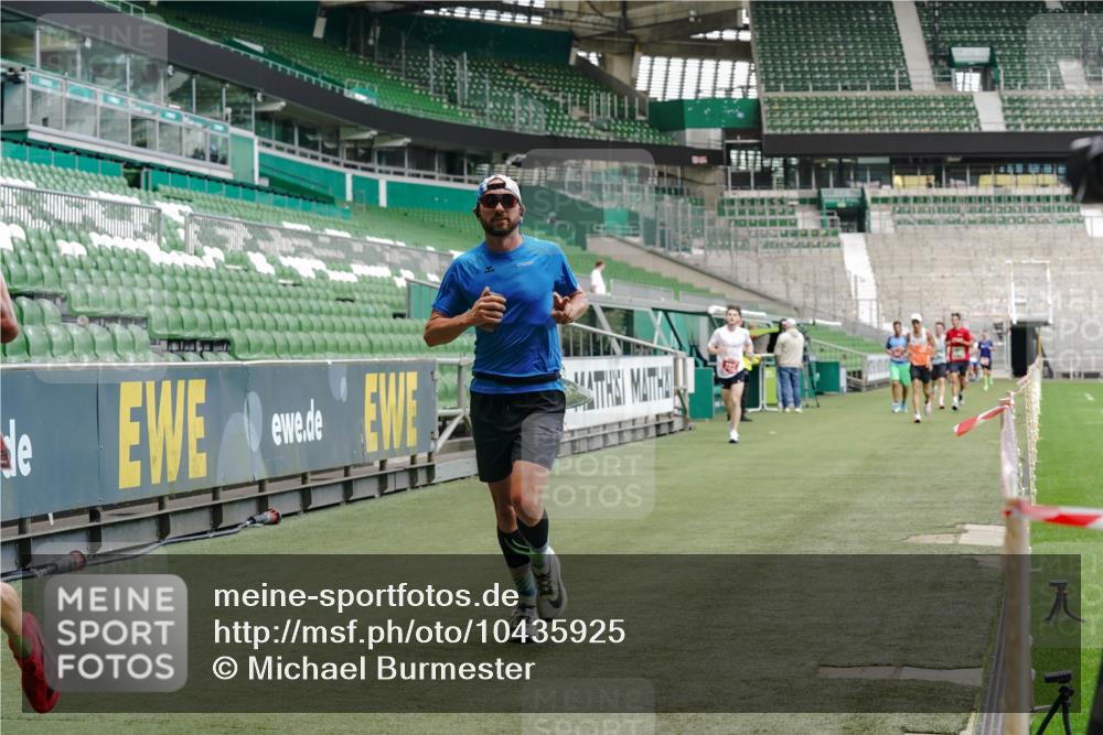 13.09.2026 - 21. swb-Marathon Bremen Michael Burmester http://msf.ph/oto/10435925 13.09.2026 12:38:31 Laufen im Stadion 277, 346, 466, 658, 895, 901, 1090, 1118, 1248, 1320, 1323, 1385, 1472, 1576, 1587, 1604, 1717, 1751, 1754, 1758, 1795, 1800, 1911, 2141, 2352, 2585, 2670, 3080, 3606, 5160, 5163, 5912, 6112, 7650, 8077, 8081, 8467, 8729, 9399, 9522, 9617, 250, 272, 299, 919, 1089, 1550, 1875, 4232, 7692 meine-sportfotos.de