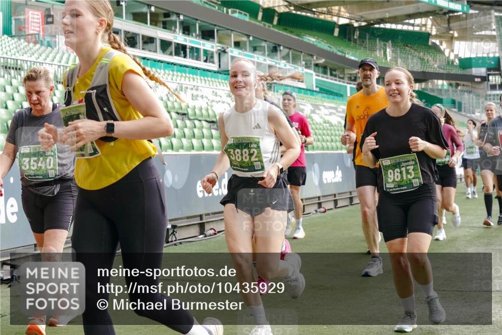 13.09.2026 - 21. swb-Marathon Bremen Michael Burmester http://msf.ph/oto/10435929 13.09.2026 13:34:50 Laufen im Stadion 170, 193, 368, 428, 462, 496, 594, 679, 709, 765, 916, 1026, 1048, 1098, 1280, 1321, 1396, 1444, 1553, 1557, 1560, 1607, 1661, 1703, 1760, 1772, 1784, 1827, 1965, 1974, 1977, 1992, 1996, 2335, 2338, 2399, 2400, 2451, 2479, 2511, 2515, 2543, 2641, 2650, 2718, 2735, 2757, 2787, 2789, 2791, 2894, 2982, 3090, 3179, 3191, 3345, 3406, 3443, 3503, 3547, 3577, 3660, 3708, 3709, 3720, 3875, 3904, 3911, 3914, 3952, 4001, 4014, 4200, 4290, 4500, 4546, 4561, 4880, 4967, 5000, 5151, 5229 meine-sportfotos.de