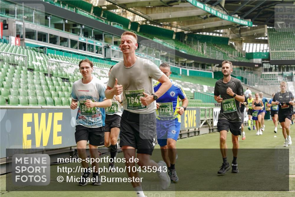 13.09.2026 - 21. swb-Marathon Bremen Michael Burmester http://msf.ph/oto/10435943 13.09.2026 13:05:36 Laufen im Stadion 109, 178, 217, 244, 287, 323, 394, 430, 454, 534, 536, 565, 578, 613, 647, 784, 891, 900, 1073, 1239, 1243, 1274, 1307, 1308, 1365, 1373, 1380, 1456, 1533, 1574, 1581, 1627, 1656, 1687, 1780, 1909, 1914, 1932, 1941, 2023, 2076, 2089, 2126, 2241, 2244, 2265, 2301, 2310, 2355, 2369, 2393, 2430, 2452, 2464, 2602, 2723, 2742, 2764, 2867, 2872, 2910, 2919, 2957, 2959, 2985, 3028, 3030, 3115, 3217, 3278, 3320, 3343, 3419, 3425, 3444, 3485, 3521, 3796, 3909 meine-sportfotos.de