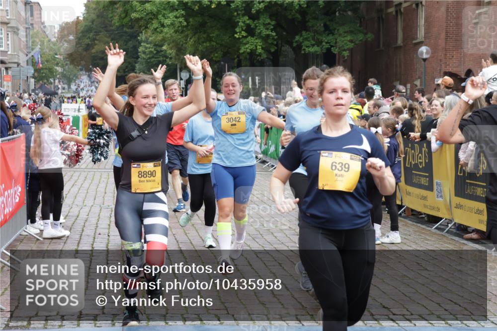 13.09.2026 - Kiel Lauf Yannick Fuchs http://msf.ph/oto/10435958 13.09.2026 09:50:07 Ziel 639, 951, 1033, 1796, 3042, 3602, 3914, 4856, 5619, 5791, 7142, 7864, 8584, 8585, 8589, 8790, 8890, 9122, 9683, 9780, 10074, 10108, 10178, 10487, 10491, 10548, 10653, 11565, 11814, 12462, 2066, 2110, 2366, 2976, 3571, 3687, 4067, 4125, 5791, 6359, 6658, 6706, 6707, 7606, 7641, 7884, 7937, 8128, 9944, 10105, 10159, 10178, 10229, 10565, 10990, 11973, 12045, 12047, 12462, 12560, 12749, 1366, 3698, 4229, 5184, 5254, 5535, 5596, 8023, 8042, 9793 meine-sportfotos.de