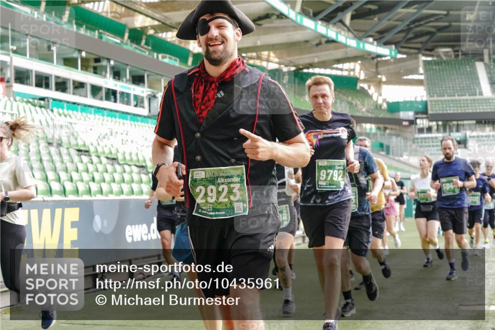 13.09.2026 - 21. swb-Marathon Bremen Michael Burmester http://msf.ph/oto/10435961 13.09.2026 13:34:56 Laufen im Stadion 170, 193, 368, 428, 462, 496, 679, 709, 916, 1026, 1048, 1098, 1280, 1321, 1396, 1444, 1553, 1557, 1560, 1607, 1661, 1703, 1760, 1772, 1784, 1827, 1965, 1974, 1977, 1992, 1996, 2335, 2338, 2451, 2479, 2511, 2515, 2543, 2641, 2650, 2735, 2757, 2787, 2789, 2791, 2894, 2982, 3090, 3179, 3191, 3345, 3406, 3443, 3503, 3547, 3577, 3660, 3708, 3709, 3720, 3801, 3875, 3904, 3911, 3914, 3952, 4001, 4014, 4200, 4290, 4500, 4546, 4561, 4880, 4967, 5000, 5151, 5229 meine-sportfotos.de