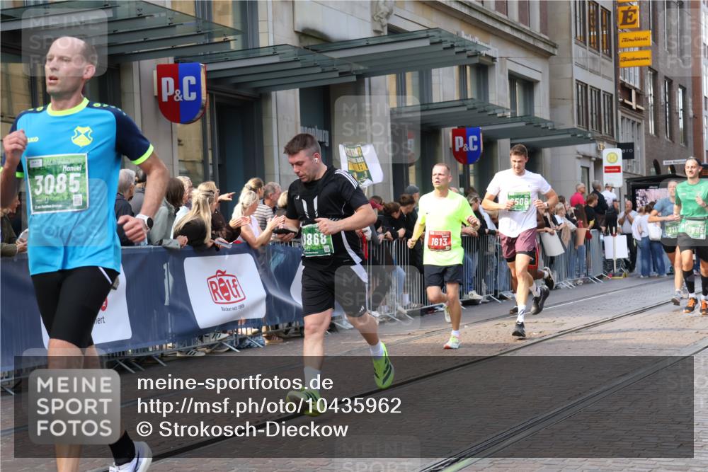 13.09.2026 - 21. swb-Marathon Bremen Strokosch-Dieckow http://msf.ph/oto/10435962 13.09.2026 13:14:14 Ziel 199, 376, 469, 1043, 1125, 1492, 1814, 2203, 2251, 2847, 2913, 2971, 2997, 3012, 3085, 3545, 3821, 3834, 4452, 4586, 4685, 5239, 5794, 5836, 5986, 6130, 6506, 7117, 7251, 7659, 7782, 7826, 8366, 8456, 9242, 9783, 9868, 10016, 107, 235, 670, 1433, 1542, 1613, 1998, 2043, 2084, 2203, 2701, 2824, 2922, 4728, 5593, 5610, 6145, 7029, 7435, 7591, 7659, 7963, 8118, 8886, 8919, 9426, 9635, 9783, 10105 meine-sportfotos.de