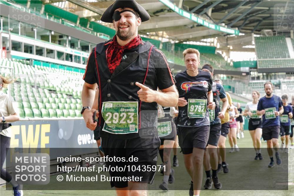 13.09.2026 - 21. swb-Marathon Bremen Michael Burmester http://msf.ph/oto/10435971 13.09.2026 13:34:56 Laufen im Stadion 170, 193, 368, 428, 462, 496, 679, 709, 916, 1026, 1048, 1098, 1280, 1321, 1396, 1444, 1553, 1557, 1560, 1607, 1661, 1703, 1760, 1772, 1784, 1827, 1965, 1974, 1977, 1992, 1996, 2335, 2338, 2451, 2479, 2511, 2515, 2543, 2641, 2650, 2735, 2757, 2787, 2789, 2791, 2894, 2982, 3090, 3179, 3191, 3345, 3406, 3443, 3503, 3547, 3577, 3660, 3708, 3709, 3720, 3801, 3875, 3904, 3911, 3914, 3952, 4001, 4014, 4200, 4290, 4500, 4546, 4561, 4880, 4967, 5000, 5151, 5229 meine-sportfotos.de