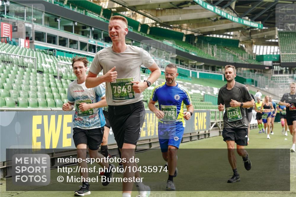 13.09.2026 - 21. swb-Marathon Bremen Michael Burmester http://msf.ph/oto/10435974 13.09.2026 13:05:36 Laufen im Stadion 109, 178, 217, 244, 287, 323, 394, 430, 454, 534, 536, 565, 578, 613, 647, 784, 891, 900, 1073, 1239, 1243, 1274, 1307, 1308, 1365, 1373, 1380, 1456, 1533, 1574, 1581, 1627, 1656, 1687, 1780, 1909, 1914, 1932, 1941, 2023, 2076, 2089, 2126, 2241, 2244, 2265, 2301, 2310, 2355, 2369, 2393, 2430, 2452, 2464, 2602, 2723, 2742, 2764, 2867, 2872, 2910, 2919, 2957, 2959, 2985, 3028, 3030, 3115, 3217, 3278, 3320, 3343, 3419, 3425, 3444, 3485, 3521, 3796, 3909 meine-sportfotos.de