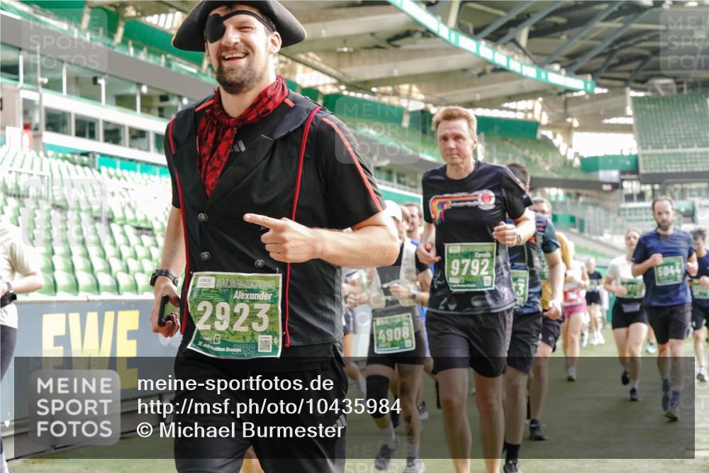 13.09.2026 - 21. swb-Marathon Bremen Michael Burmester http://msf.ph/oto/10435984 13.09.2026 13:34:56 Laufen im Stadion 170, 193, 368, 428, 462, 496, 679, 709, 916, 1026, 1048, 1098, 1280, 1321, 1396, 1444, 1553, 1557, 1560, 1607, 1661, 1703, 1760, 1772, 1784, 1827, 1965, 1974, 1977, 1992, 1996, 2335, 2338, 2451, 2479, 2511, 2515, 2543, 2641, 2650, 2735, 2757, 2787, 2789, 2791, 2894, 2982, 3090, 3179, 3191, 3345, 3406, 3443, 3503, 3547, 3577, 3660, 3708, 3709, 3720, 3801, 3875, 3904, 3911, 3914, 3952, 4001, 4014, 4200, 4290, 4500, 4546, 4561, 4880, 4967, 5000, 5151, 5229 meine-sportfotos.de