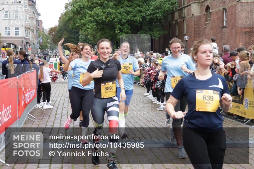 13.09.2026 - Kiel Lauf Yannick Fuchs http://msf.ph/oto/10435985 13.09.2026 09:50:08 Ziel 639, 951, 1033, 1796, 3042, 3602, 3914, 4856, 5619, 7142, 7864, 8042, 8584, 8585, 8589, 8790, 8890, 9122, 9683, 9780, 10074, 10108, 10487, 10491, 10548, 10653, 11565, 11814, 2066, 2110, 2366, 2976, 3571, 3687, 3914, 4067, 4125, 5791, 6359, 6658, 6706, 6707, 7606, 7641, 7884, 7937, 8128, 9944, 10105, 10159, 10178, 10229, 10565, 10990, 11973, 12045, 12047, 12462, 12560, 12749, 1366, 2811, 2816, 3698, 4229, 5184, 5254, 5535, 5596, 8023, 9793 meine-sportfotos.de