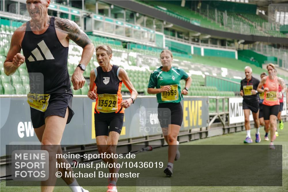 13.09.2026 - 21. swb-Marathon Bremen Michael Burmester http://msf.ph/oto/10436019 13.09.2026 10:26:05 Laufen im Stadion 10143, 10210, 10214, 10228, 10312, 10318, 10328, 10336, 10337, 10342, 10346, 10352, 10358, 10398, 10436, 10445, 10447, 10454, 10456, 10464, 10504, 10536, 10541, 10583, 10593, 10632, 10735, 10742, 10775, 10806, 10807, 10816, 10861, 10866, 10873, 10987, 10988, 11015, 11019, 11020, 11088, 11108, 11130, 11135, 11155, 11187, 11199, 11209, 11232, 11265, 11279, 11312, 11375, 11442, 11447, 11468, 11527, 11607, 11615, 11704, 11758, 11948, 12281, 12406, 12426 meine-sportfotos.de
