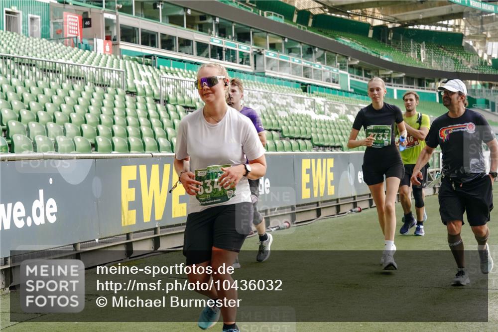 13.09.2026 - 21. swb-Marathon Bremen Michael Burmester http://msf.ph/oto/10436032 13.09.2026 13:35:04 Laufen im Stadion 170, 193, 368, 428, 462, 496, 657, 679, 709, 916, 1026, 1048, 1098, 1280, 1321, 1396, 1444, 1553, 1557, 1560, 1607, 1661, 1703, 1726, 1760, 1772, 1784, 1827, 1965, 1974, 1977, 1992, 1996, 2335, 2338, 2451, 2479, 2511, 2515, 2543, 2578, 2641, 2650, 2735, 2757, 2787, 2789, 2791, 2894, 3090, 3179, 3191, 3345, 3406, 3443, 3472, 3503, 3547, 3555, 3577, 3660, 3708, 3709, 3720, 3801, 3875, 3904, 3911, 3914, 4001, 4014, 4200, 4290, 4500, 4546, 4561, 4880, 4967, 5000, 5151, 5229, 6669 meine-sportfotos.de