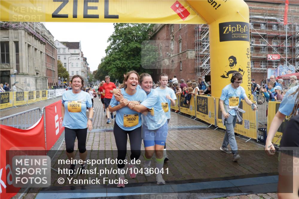 13.09.2026 - Kiel Lauf Yannick Fuchs http://msf.ph/oto/10436041 13.09.2026 09:50:10 Ziel 639, 951, 1033, 1366, 1796, 3042, 3602, 4856, 5535, 5619, 7142, 7864, 8042, 8584, 8585, 8589, 8790, 8890, 9683, 9780, 9793, 10074, 10108, 10487, 10491, 10548, 10653, 11565, 11814, 1033, 2066, 2110, 2366, 2976, 3571, 3687, 3914, 4067, 4125, 5791, 6359, 6658, 6706, 6707, 7606, 7641, 7884, 7937, 8128, 9122, 9944, 10105, 10159, 10178, 10229, 10565, 10990, 11973, 12045, 12047, 12462, 12560, 12749, 2811, 2816, 3561, 3698, 4229, 5184, 5254, 5596, 8023 meine-sportfotos.de