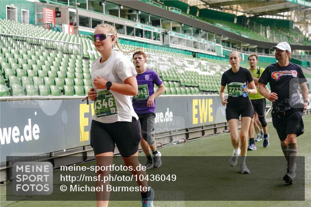 13.09.2026 - 21. swb-Marathon Bremen Michael Burmester http://msf.ph/oto/10436049 13.09.2026 13:35:04 Laufen im Stadion 170, 193, 368, 428, 462, 496, 657, 679, 709, 916, 1026, 1048, 1098, 1280, 1321, 1396, 1444, 1553, 1557, 1560, 1607, 1661, 1703, 1726, 1760, 1772, 1784, 1827, 1965, 1974, 1977, 1992, 1996, 2335, 2338, 2451, 2479, 2511, 2515, 2543, 2578, 2641, 2650, 2735, 2757, 2787, 2789, 2791, 2894, 3090, 3179, 3191, 3345, 3406, 3443, 3472, 3503, 3547, 3555, 3577, 3660, 3708, 3709, 3720, 3801, 3875, 3904, 3911, 3914, 4001, 4014, 4200, 4290, 4500, 4546, 4561, 4880, 4967, 5000, 5151, 5229, 6669 meine-sportfotos.de