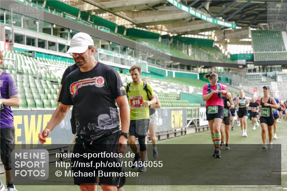 13.09.2026 - 21. swb-Marathon Bremen Michael Burmester http://msf.ph/oto/10436055 13.09.2026 13:35:06 Laufen im Stadion 170, 193, 368, 428, 462, 496, 657, 679, 709, 916, 1026, 1048, 1098, 1280, 1321, 1396, 1432, 1444, 1553, 1557, 1560, 1607, 1661, 1703, 1726, 1772, 1784, 1827, 1965, 1974, 1977, 1992, 1996, 2335, 2338, 2451, 2479, 2511, 2543, 2578, 2641, 2650, 2735, 2757, 2787, 2789, 2791, 2894, 3090, 3179, 3191, 3345, 3406, 3472, 3503, 3547, 3555, 3577, 3660, 3708, 3709, 3720, 3801, 3875, 3904, 3914, 4001, 4014, 4200, 4290, 4500, 4546, 4561, 4880, 4967, 5000, 5151, 5229, 6669 meine-sportfotos.de