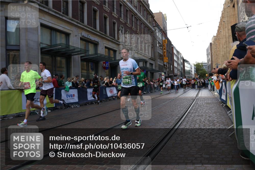 13.09.2026 - 21. swb-Marathon Bremen Strokosch-Dieckow http://msf.ph/oto/10436057 13.09.2026 13:14:17 Ziel 199, 376, 469, 615, 616, 1043, 1125, 1455, 1492, 1814, 2251, 2847, 2971, 2997, 3012, 3085, 3175, 3821, 3834, 4097, 4246, 4452, 4586, 4685, 5239, 5794, 5836, 5962, 6130, 6506, 7117, 7251, 7782, 7826, 8366, 8456, 9242, 9868, 10016, 107, 235, 1433, 1542, 1613, 1998, 2043, 2084, 2203, 2701, 2824, 2913, 2922, 3545, 4452, 4728, 5593, 5610, 5986, 6145, 7029, 7435, 7591, 7659, 7963, 8118, 8886, 8919, 9426, 9783, 10105 meine-sportfotos.de
